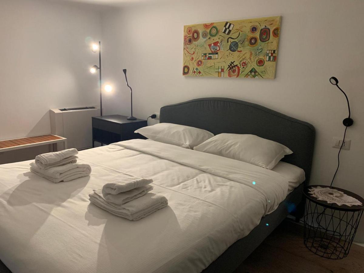 La Pampa New & Fully Refurbished Apt Lejlighed Milano Eksteriør billede
