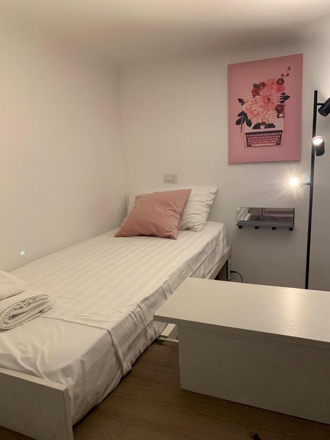 La Pampa New & Fully Refurbished Apt Lejlighed Milano Eksteriør billede